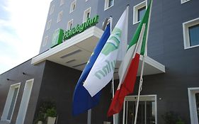 Holiday Inn Milan Nord Zara, an IHG hotel